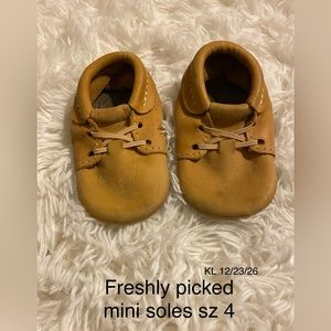 Freshly picked cedar oxfords